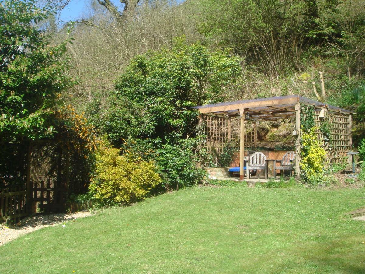 'Morris' The Shepherd'S Hut With Woodland Hot Tub Carmarthen Luaran gambar